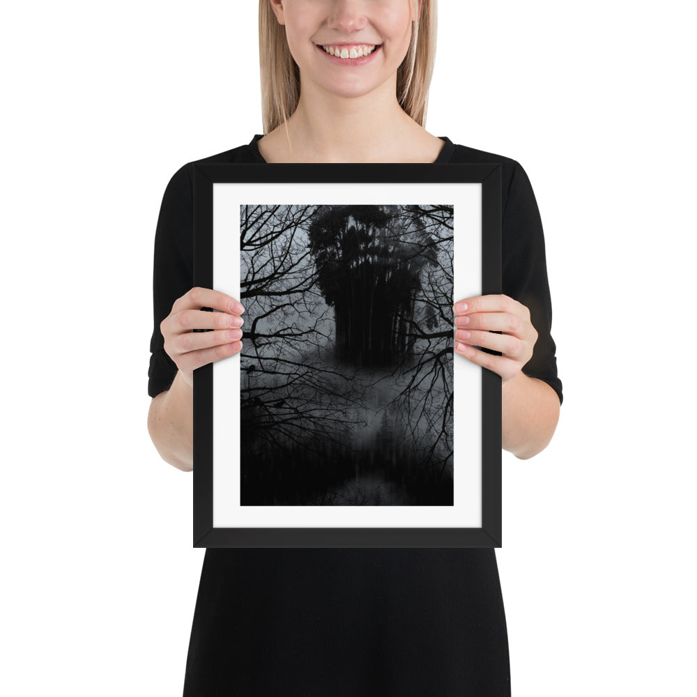 Affiche Encadrée Lost in the forest : Tableau Effet d'Optique - Visages Dissimulés dans une Forêt Sombre